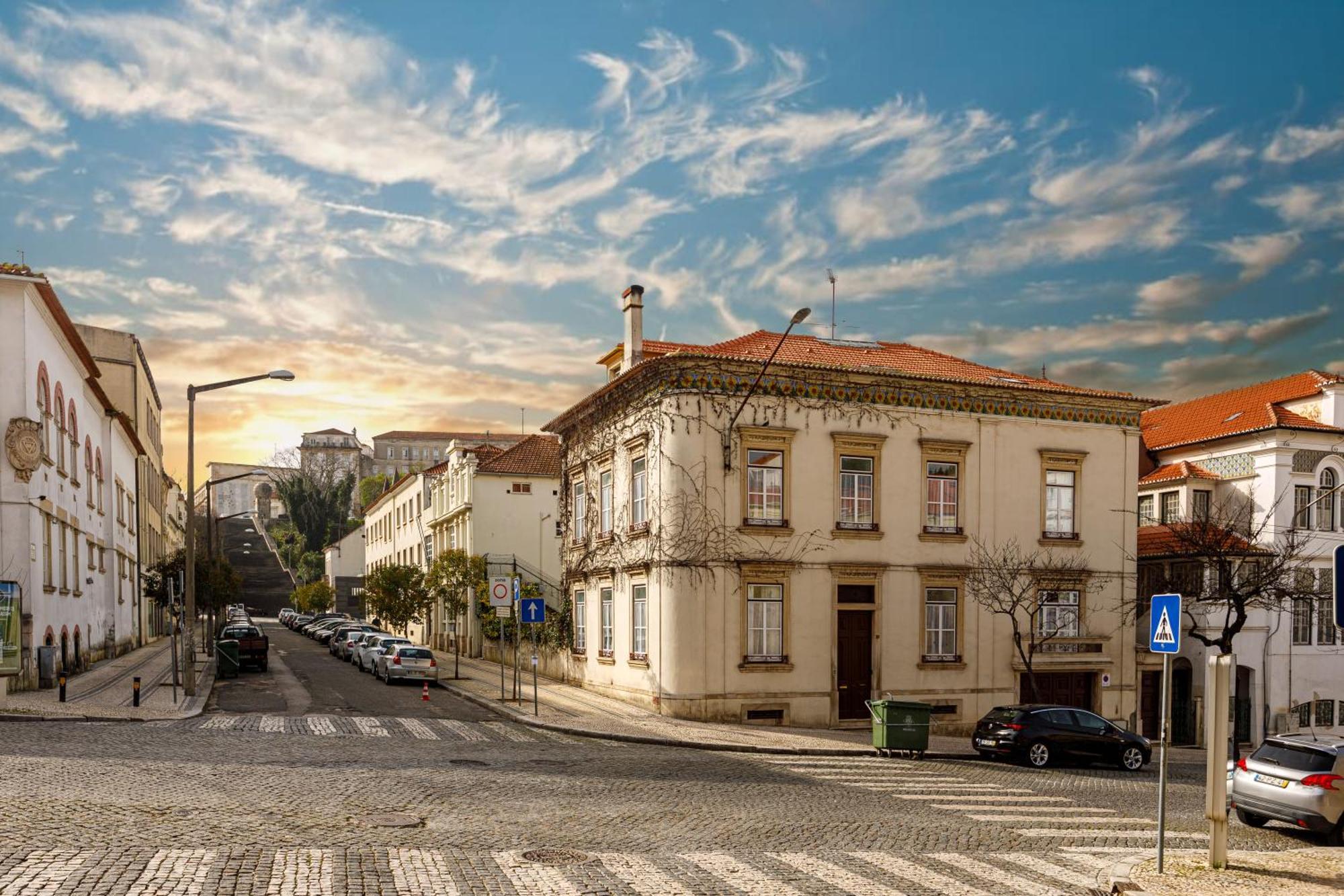 Sky Accommodations Coimbra Bagian luar foto